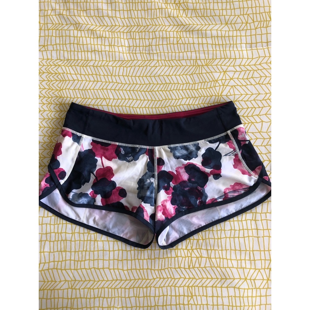 Lululemon Speed Up Short 2.5” Size 8
